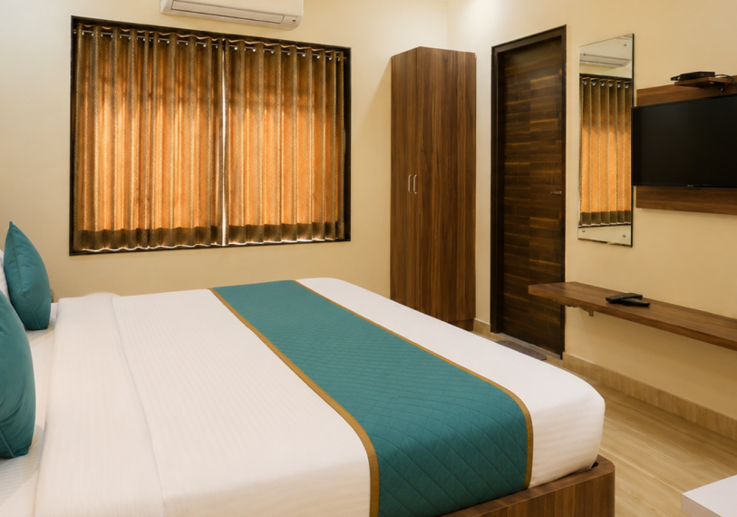 Hotel Vraj Inn Deluxe Room