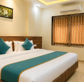Hotel Vraj Inn Deluxe Room